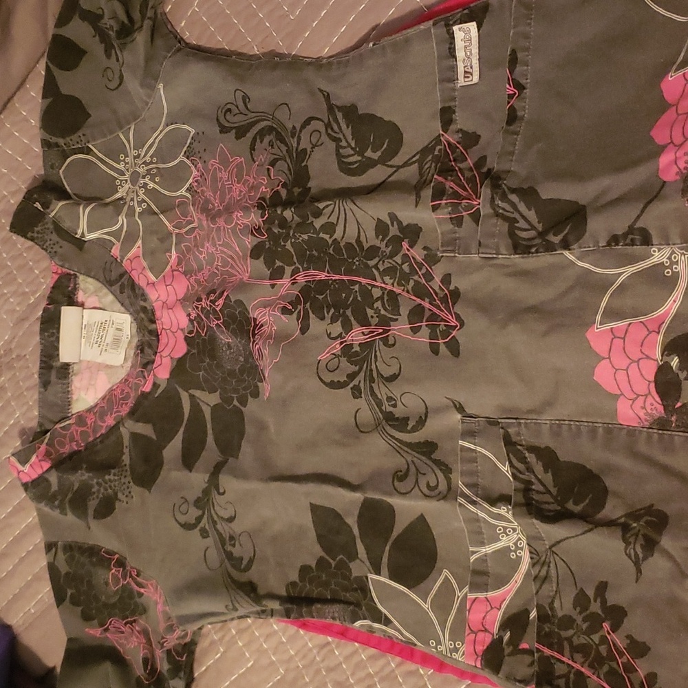 Scrub set